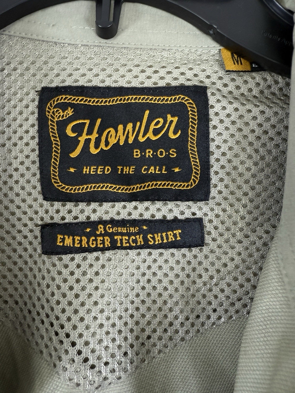New Howler Bros Emerger Tech Shirt SIZE M Sandstone Tan Snap Front - DAD DENIM