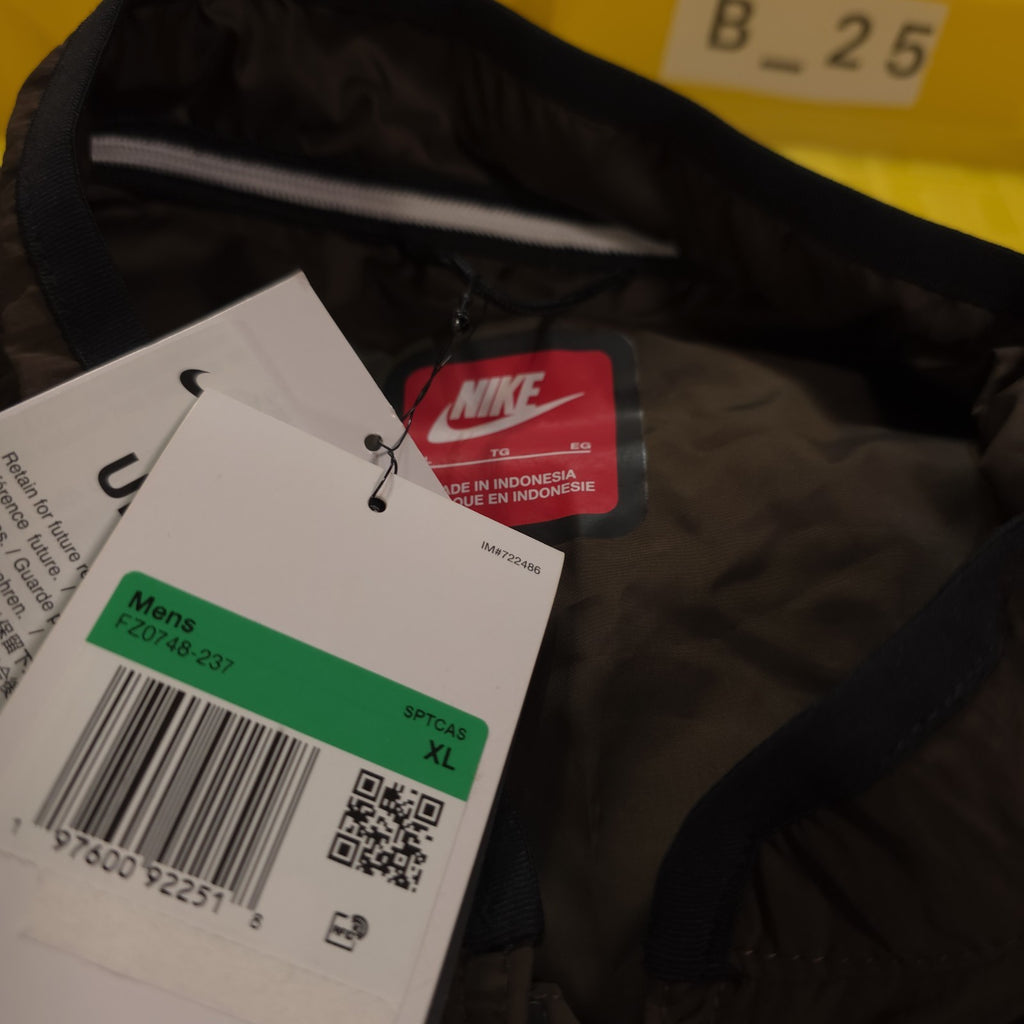 NIKE Vest Tech Woven Light Weight SIZE XL Mens Brown - NWT DAD DENIM