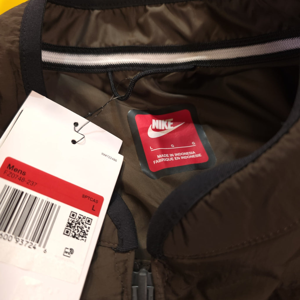 NIKE Vest Tech Woven Light Weight SIZE LARGE Mens Brown - NWT DAD DENIM