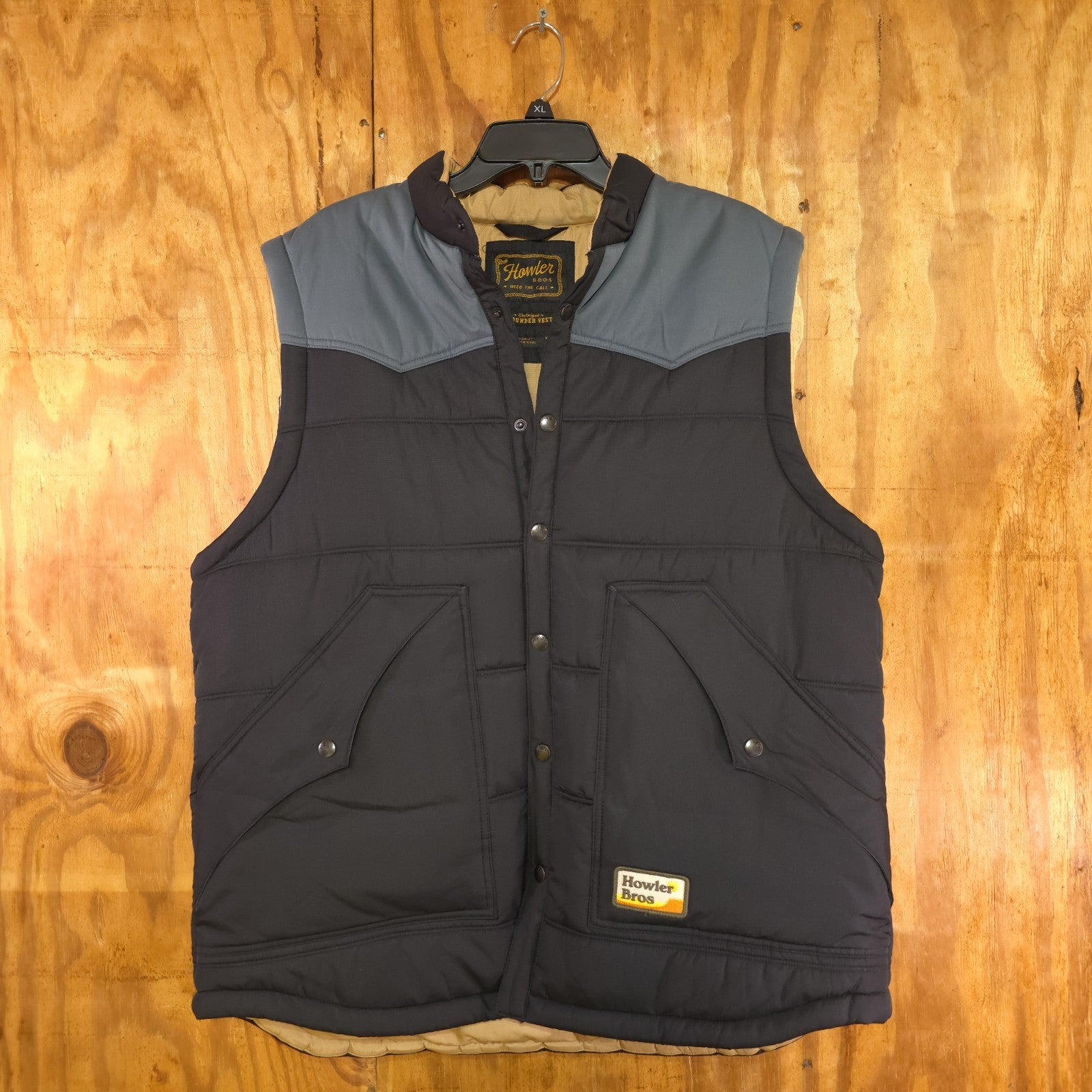 Howler Bros Vest Rounder Button Up Quilted Men's XL Black Teal-Green - DAD DENIM